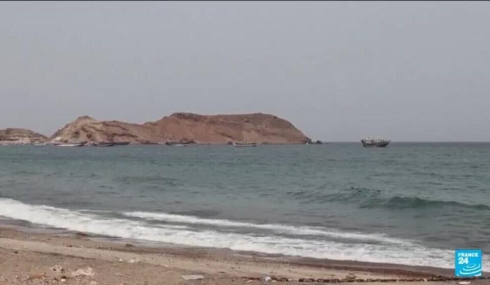 Houthis seize key sites around Bab el-Mandeb as Saudi oil exports face disruption