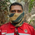 Indonesia fires: The volunteer firefighters risking their lives to defuse 'carbon bombs'
