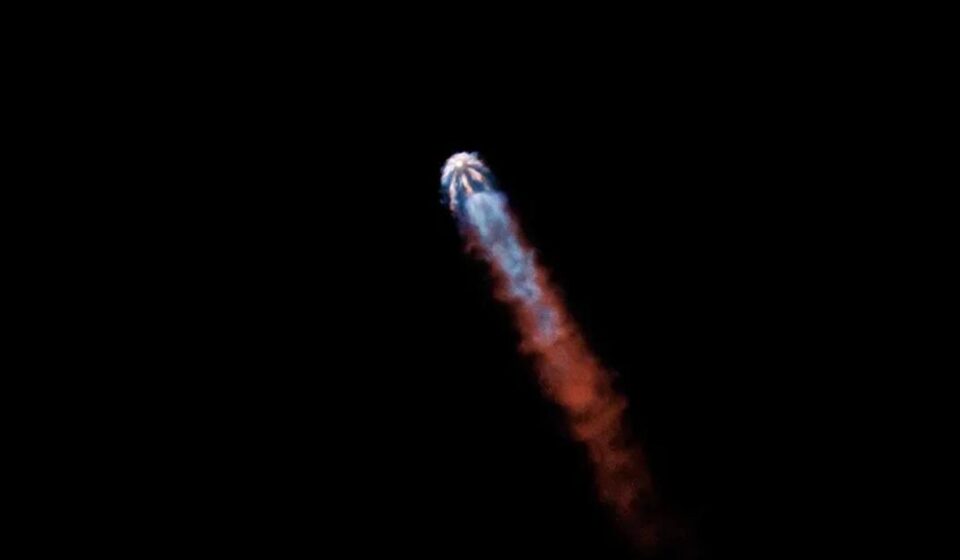 Informe: La basura espacial crece, aunque aumentan reentradas de cuerpos de cohetes
