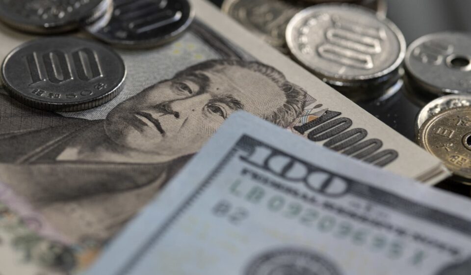 Japan's 10-year bond yield hits 30-year high after Treasurys sell-off