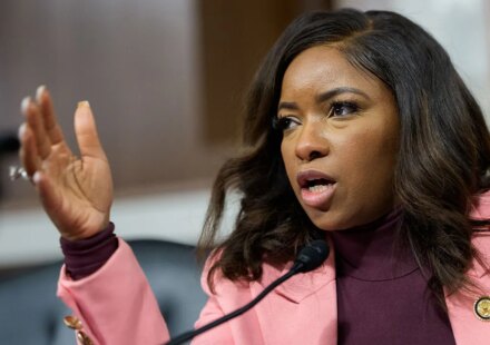 Jasmine Crockett skips Talarico endorsement, drawing party backlash