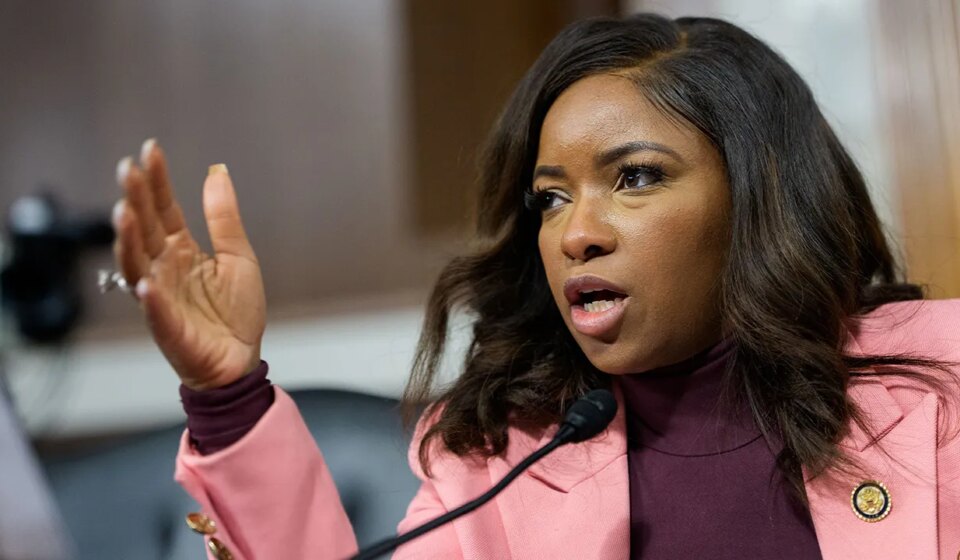 Jasmine Crockett skips Talarico endorsement, drawing party backlash