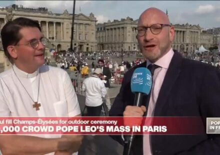 Leo XIV in France: 700,000 crowd attend Pope mass in central Paris
