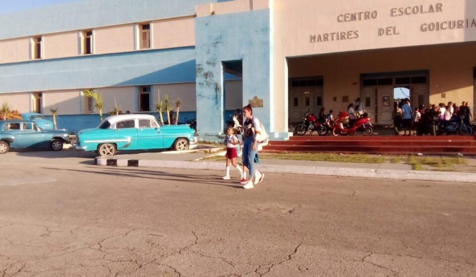 Matanzas: La escuela abre, pero el maestro hay que buscarlo fuera