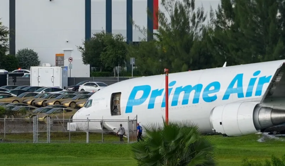 Miami: El avión de Amazon estrellado chocó con una furgoneta con 7 pasajeros