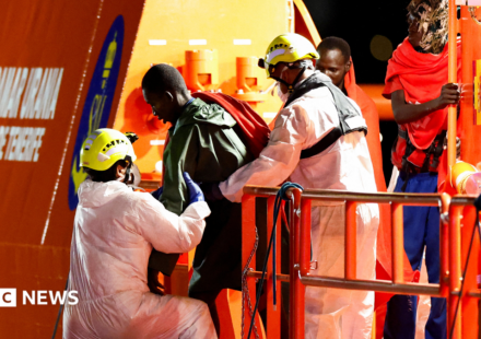 More than 80 migrants feared dead after boat rescued off Canary Islands