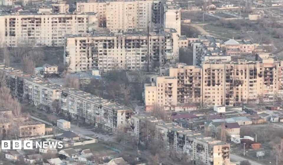 Oleshky: Residents eating garden weeds in Russian-occupied city cut off from food and water