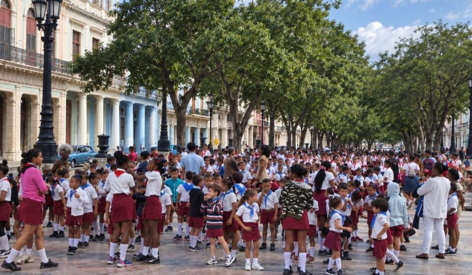 Opinión: El "santoral" del 'Hombre Nuevo': inventiva popular en la onomástica cubana