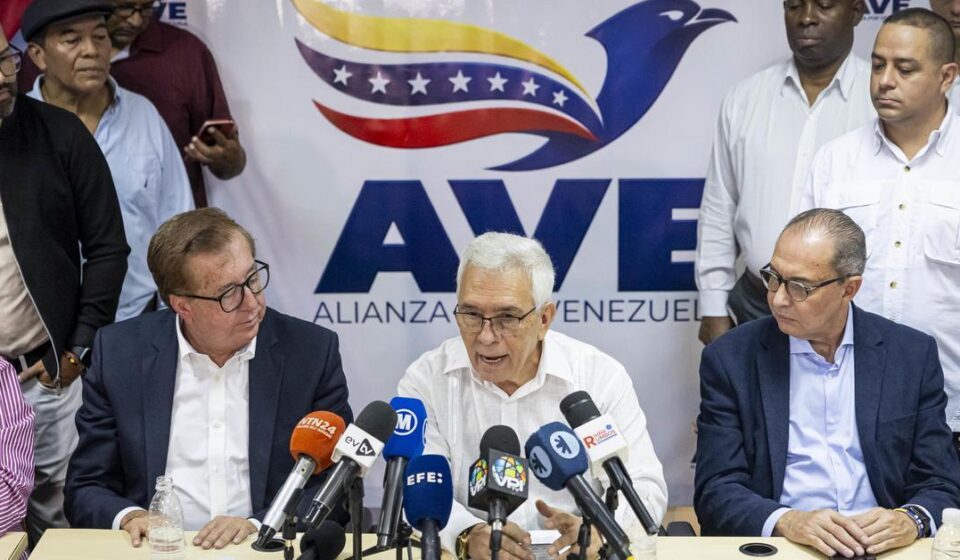 Oposición: Alianza por Venezuela exige cronograma electoral y apoya a Machado