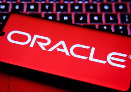 Oracle Japan shares up 7% after record fiscal first quarter
