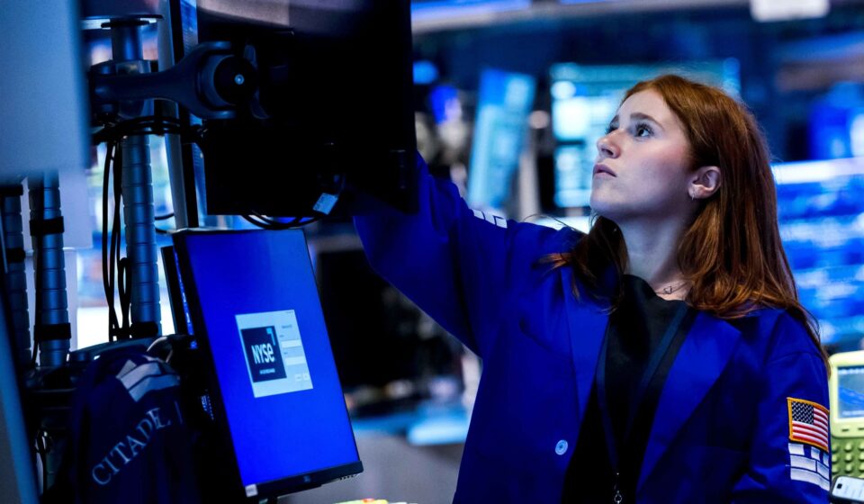 Our top 3 stocks that bucked the market’s recent pullback — plus, a look at the bottom 3