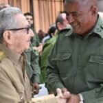 Perfil: Emir Mesa Corona, el general que protege a Raúl Castro