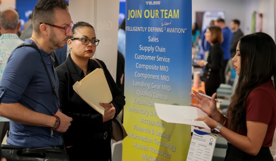 Private payrolls rose by 38,000 in August, than expected, ADP reports