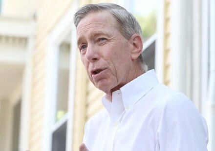 Rep. Stephen Lynch defeats progressive challenger in MA-8 primary