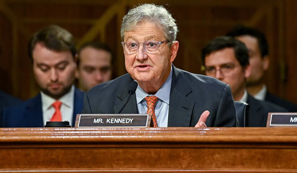 Sen Kennedy proposes ban on naming buildings after living public officials