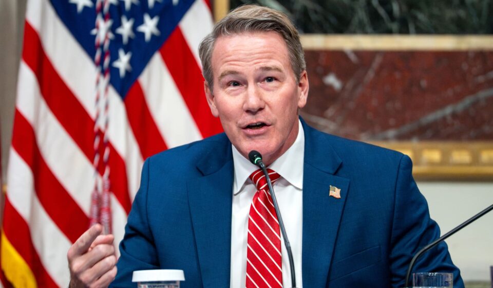 Senate Democrats sink 'toothless' stock trading ban, data center bill