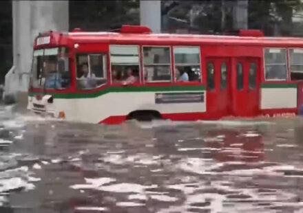 Thousands evacuated amid Bangkok floods