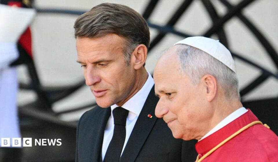 Thousands turn out to greet Pope in France