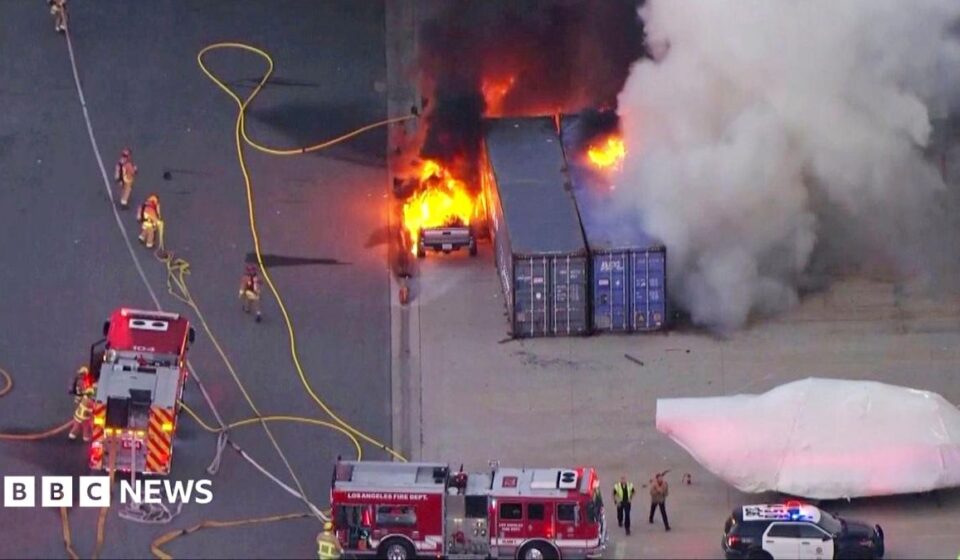 Three killed in Los Angeles news helicopter crash