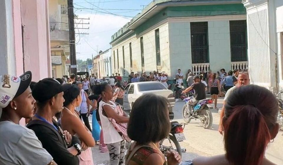Trámites: Confusión por precio del pasaporte provoca el caos