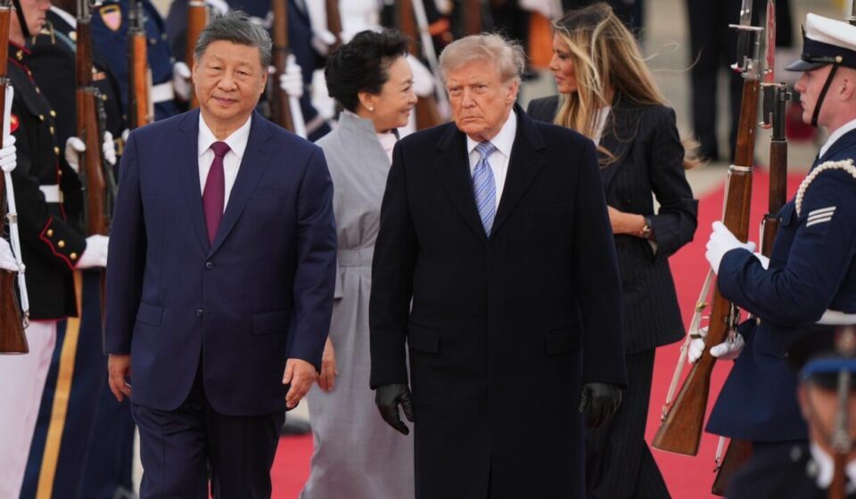 Trump gives Xi rare airport welcome as Chinese leader begins US state visit