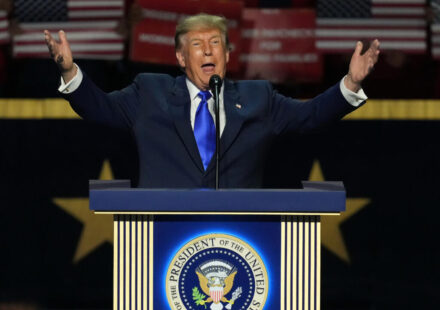 Trump says he'll give Americans $5,000 each if Republicans win midterm elections