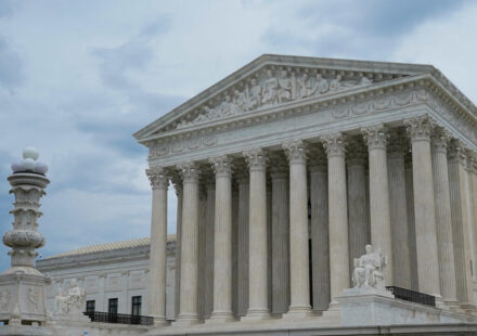 US Supreme Court lifts restrictions on third-country deportations