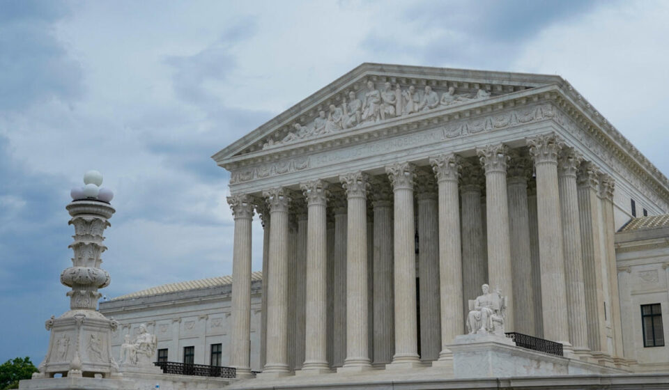 US Supreme Court lifts restrictions on third-country deportations