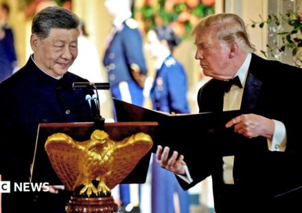 US and China must act as responsible powers together, Xi says as Trump toasts friendship at state dinner