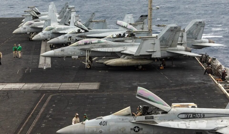 USS Dwight D Eisenhower aviators eject during landing, 4 sailors hurt