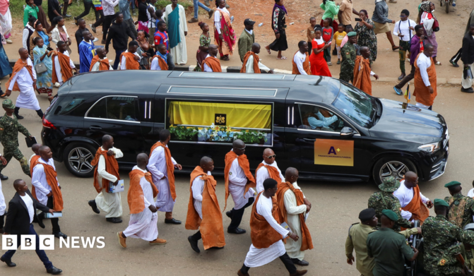 Uganda's King Oyo buried amid calls for unity over his successor