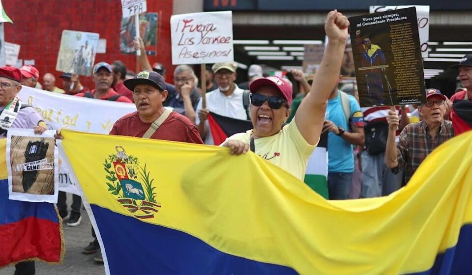 Venezuela: Chavistas protestan en Caracas contra el "tutelaje" de EE UU