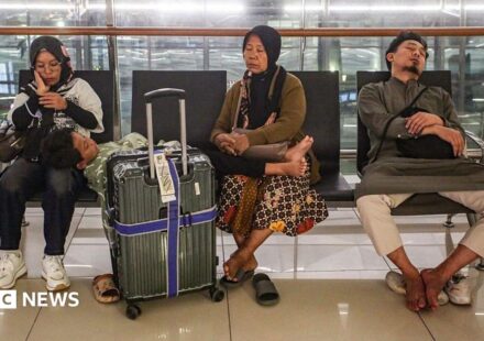 Volcano eruption triggers flight suspensions at Indonesia's main airport