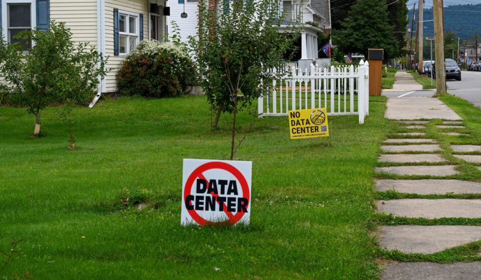 Why Cramer still recommends being 'a little more reserved' about data center stocks