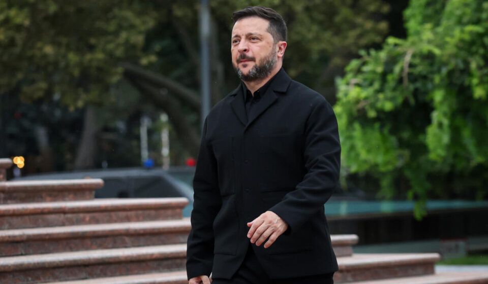 Zelensky says Ukraine ready to de-escalate if Russia halts strikes