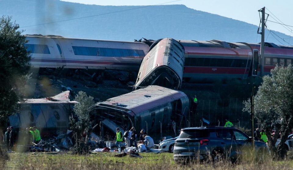 Accidente: Al menos 68 fallecidos en el choque de dos trenes en España