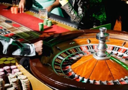 Aggregator Model: Why Casino Platforms Host Outside Studios
