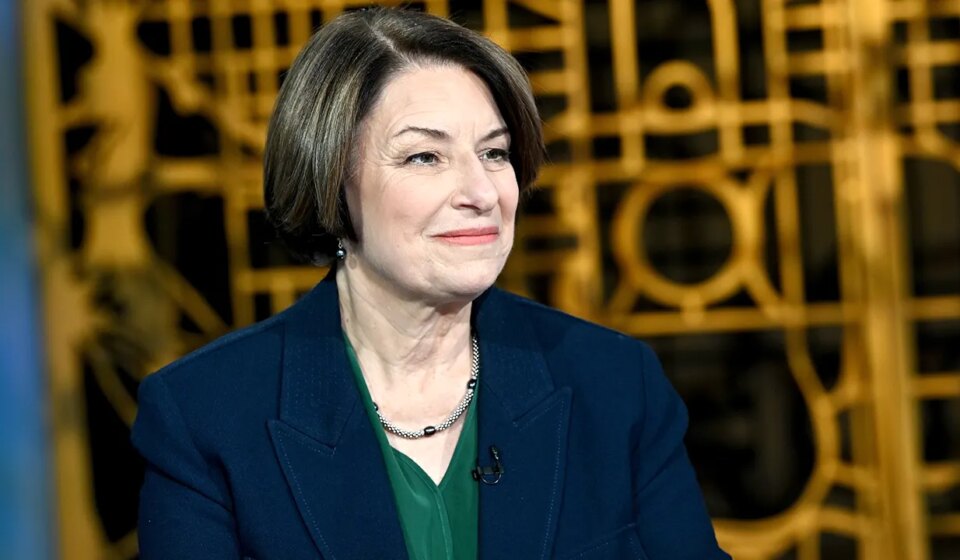 Amy Klobuchar praises FBI after Mall of America ISIS attack foiled
