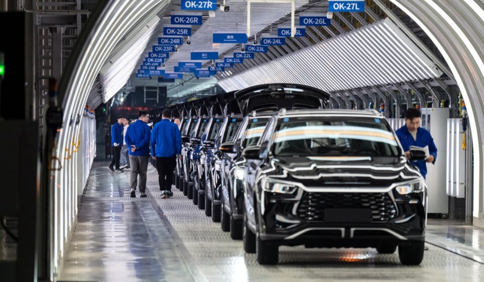 Autos: Britain welcomed Chinese EVs. Now it faces a difficult choice