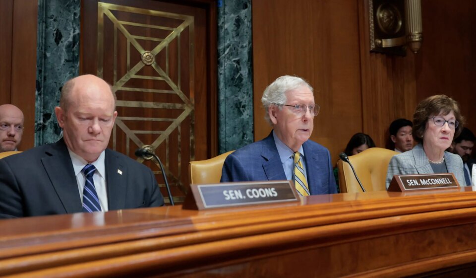 Bipartisan senators press Trump to scrap Russia diesel deal