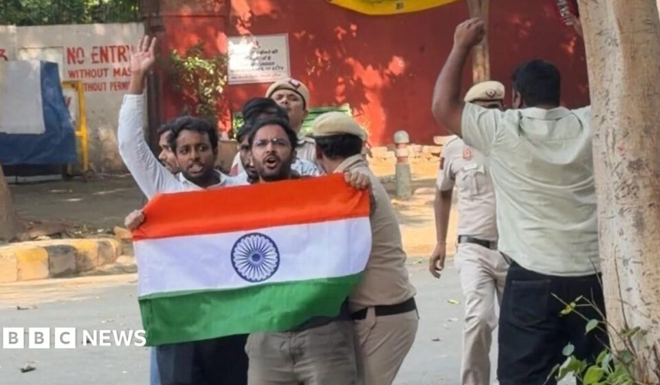 CJP: India 'cockroach' leaders detained after entering barricaded protest site