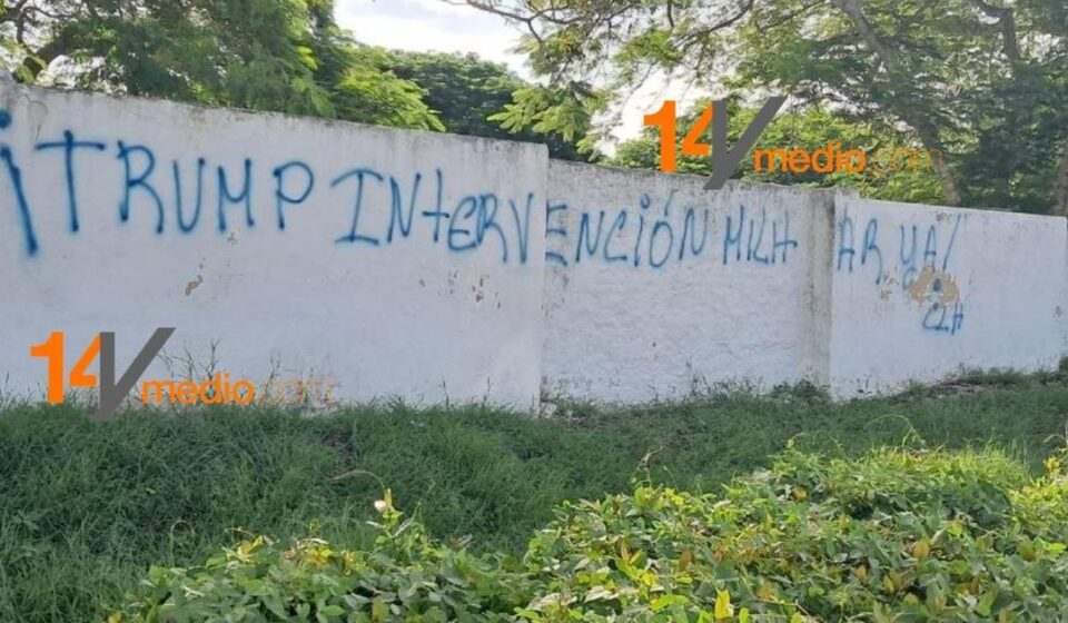 Carteles: “¡Trump, intervención militar ya!”, un nuevo cartel en el cementerio de Mayabe, en Holguín