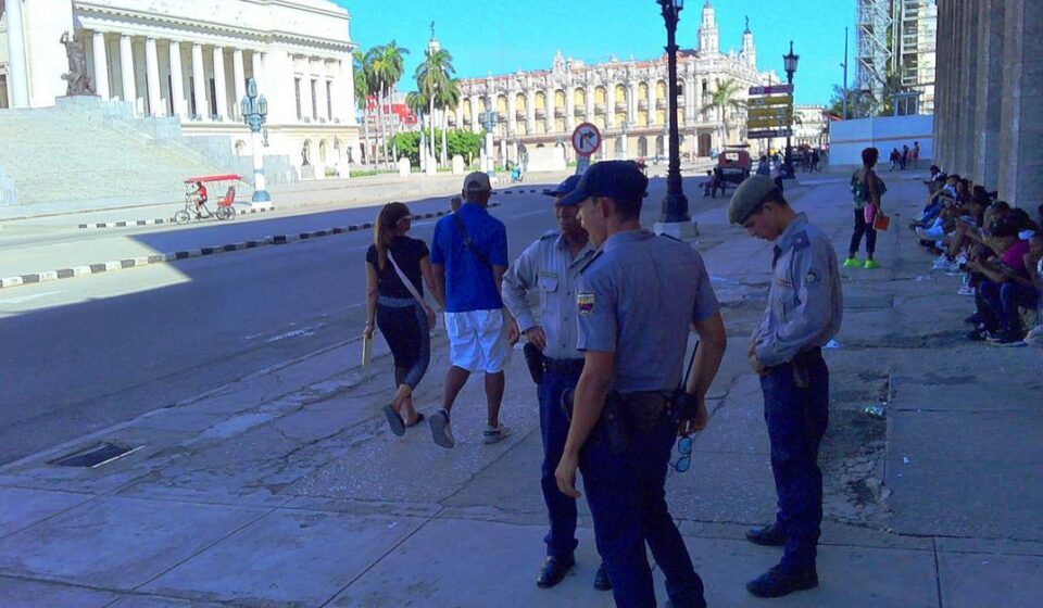 Cuba: Acusan de propaganda enemiga al hombre que protestó en Capitolio