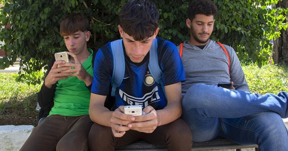 Cuba: Los teléfonos móviles no mantendrán automáticamente la hora de verano