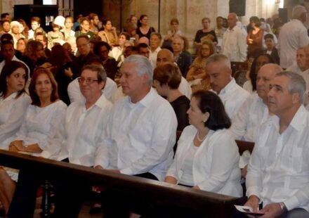 Cuba y la noche: Cuando un régimen marxista necesita que Dios lo salve