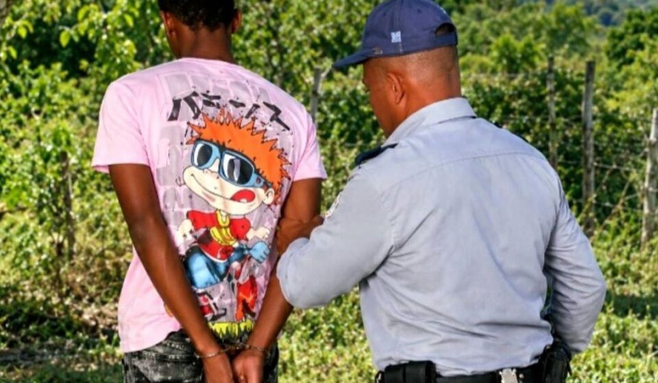 Delitos: En Guantánamo se han robado hasta los paneles solares de la funeraria
