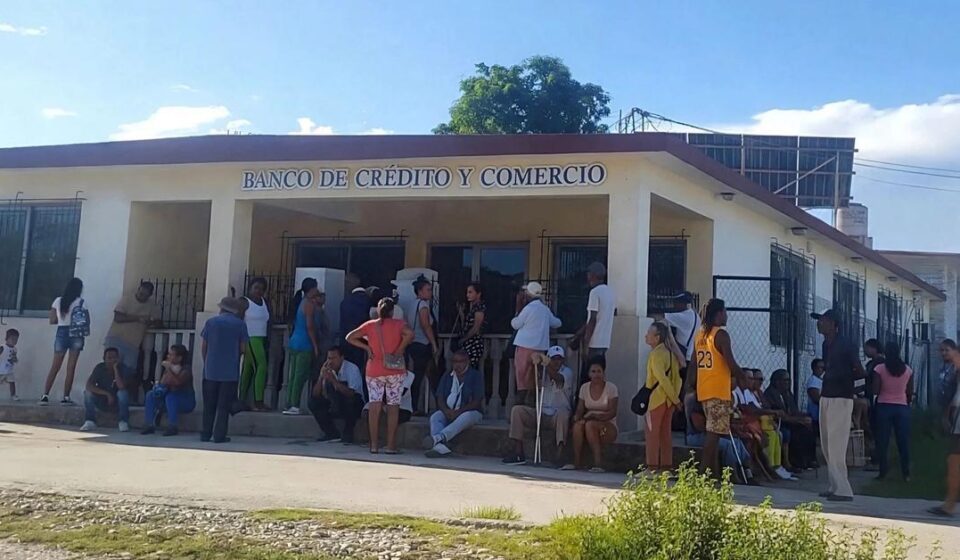 Economía: En Guantánamo, tener dinero en el banco no significa poder comprar
