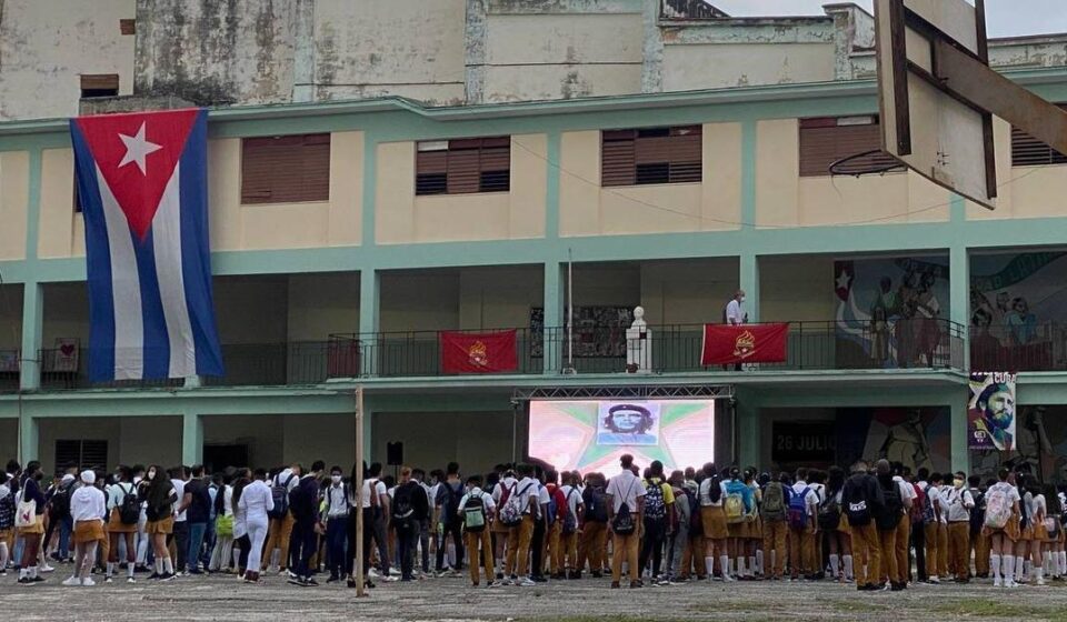 Educación: Una nueva Ley de Educación, pero con el mismo control ideológico