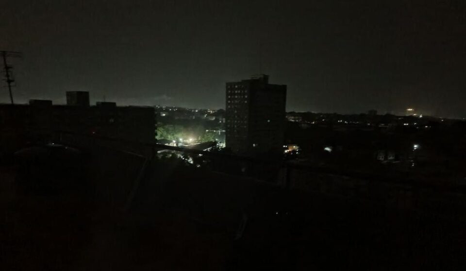 El reloj que solo funciona cuando no hay corriente