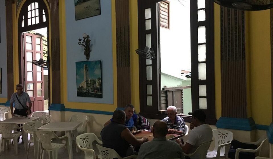 España: Canarias no puede enviar "ni un contenedor de alimentos" a Cuba